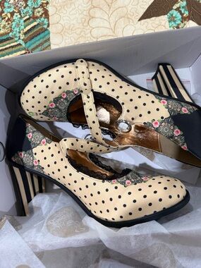 Hot Chocolate design Mary Jane Pumps Doris size 40